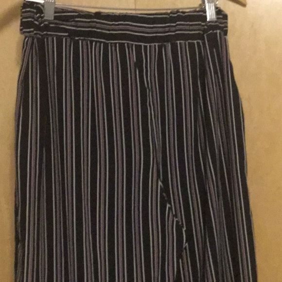 WEST KEI Tie Front Stripe Cropped Pants - Picture 10 of 13